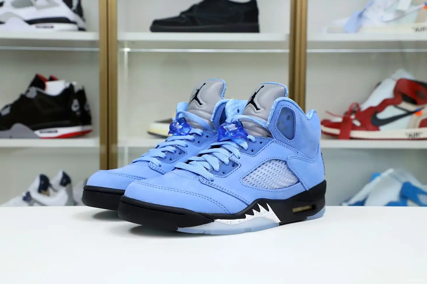SE 401 BLEU UNIVERSITY JORDAN DV1310 AIR 5 BLACK-WHITE RETRO BLUE Kimikick 0511